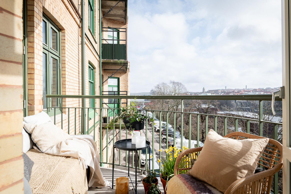 Серая квартира в Гётеборге с маленькой спальней и балконом (65 кв. м) Серая квартира в Гётеборге с маленькой спальней и балконом (65 кв. м)