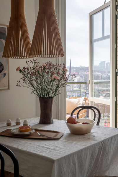 Серая квартира в Гётеборге с маленькой спальней и балконом (65 кв. м) Серая квартира в Гётеборге с маленькой спальней и балконом (65 кв. м)