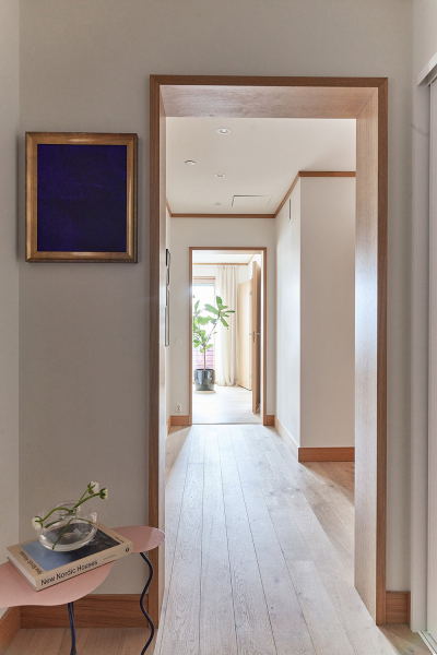 Свет и натуральное дерево: уютный современный интерьер в Стокгольме (74 кв. м) Свет и натуральное дерево: уютный современный интерьер в Стокгольме (74 кв. м)