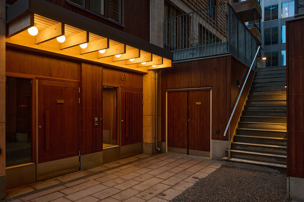 Свет и натуральное дерево: уютный современный интерьер в Стокгольме (74 кв. м) Свет и натуральное дерево: уютный современный интерьер в Стокгольме (74 кв. м)