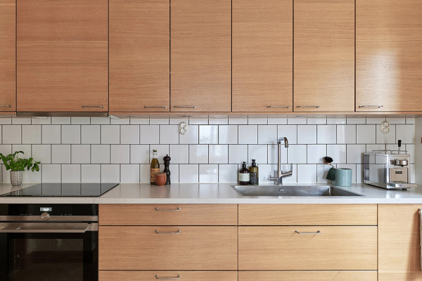 Свет и натуральное дерево: уютный современный интерьер в Стокгольме (74 кв. м) Свет и натуральное дерево: уютный современный интерьер в Стокгольме (74 кв. м)