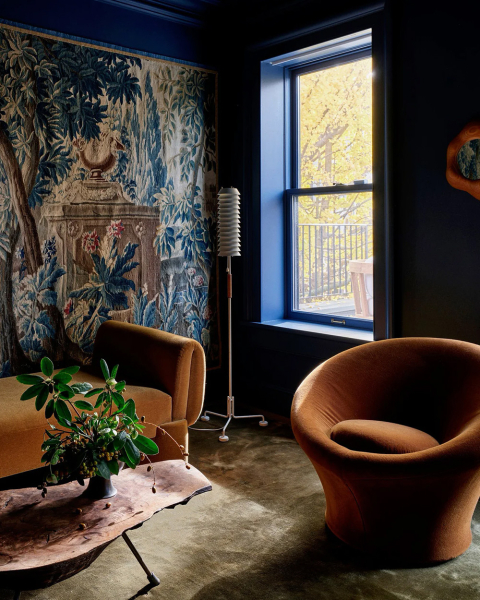 Тёплая эклектика в дизайне исторического таунхауса в Бруклине