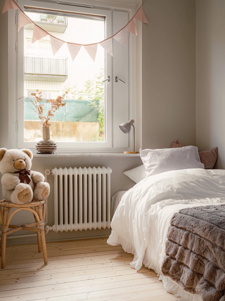 Тёплый монохромный интерьер бюджетной квартиры в Швеции (74 кв. м) Тёплый монохромный интерьер бюджетной квартиры в Швеции (74 кв. м)