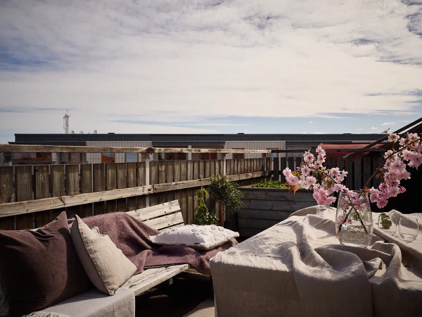 Тёплый монохромный интерьер бюджетной квартиры в Швеции (74 кв. м) Тёплый монохромный интерьер бюджетной квартиры в Швеции (74 кв. м)