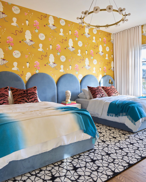 Удивительные узоры и смелые краски наполнили жизнью этот семейный дом в Майами