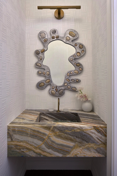 Удивительные узоры и смелые краски наполнили жизнью этот семейный дом в Майами