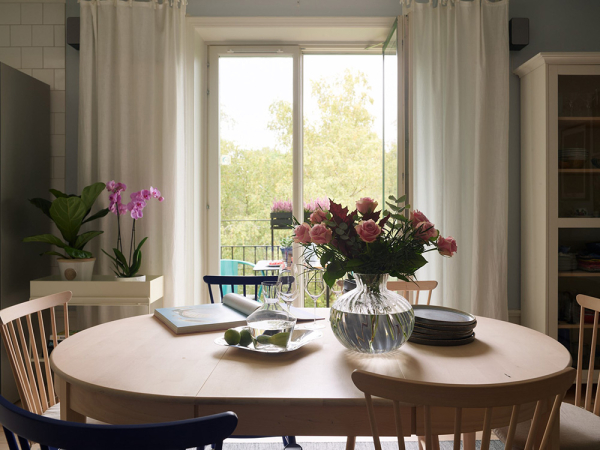 Уютная двухэтажная квартира с небольшой террасой на окраине Стокгольмa