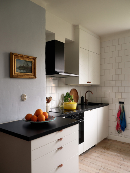 Уютная двухэтажная квартира с небольшой террасой на окраине Стокгольмa