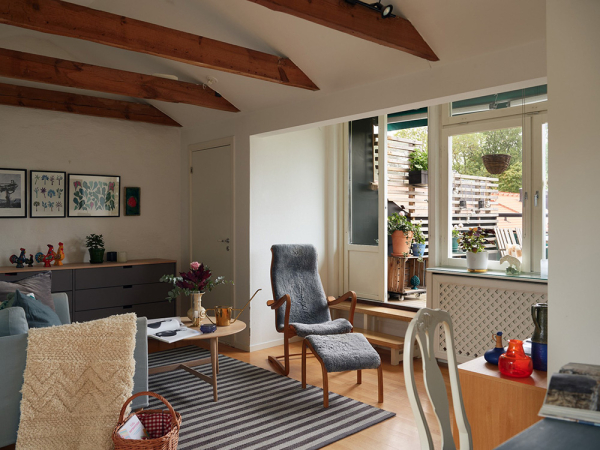 Уютная двухэтажная квартира с небольшой террасой на окраине Стокгольмa