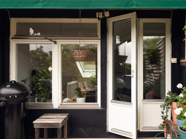 Уютная двухэтажная квартира с небольшой террасой на окраине Стокгольмa